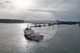 RSV 421 Sets Sail on Annual Antarctic Expedition, with Cadets among Those on Board