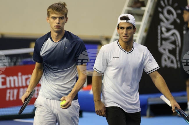 Пьотр Нестеров и Янаки Милев отпаднаха на четвъртфиналите на сингъл на турнир по тенис в Катар