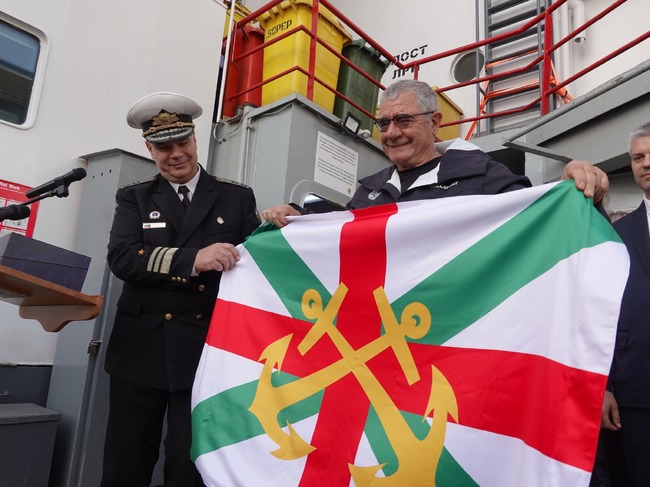 Министерство на отбраната: Започна втората полярна експедиция на българския военен научноизследователски кораб „Св. Св. Кирил и Методий“