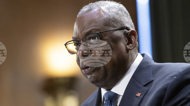 Министърът на отбраната на САЩ пристигна на посещение в Киев и обеща подкрепа на Украйна