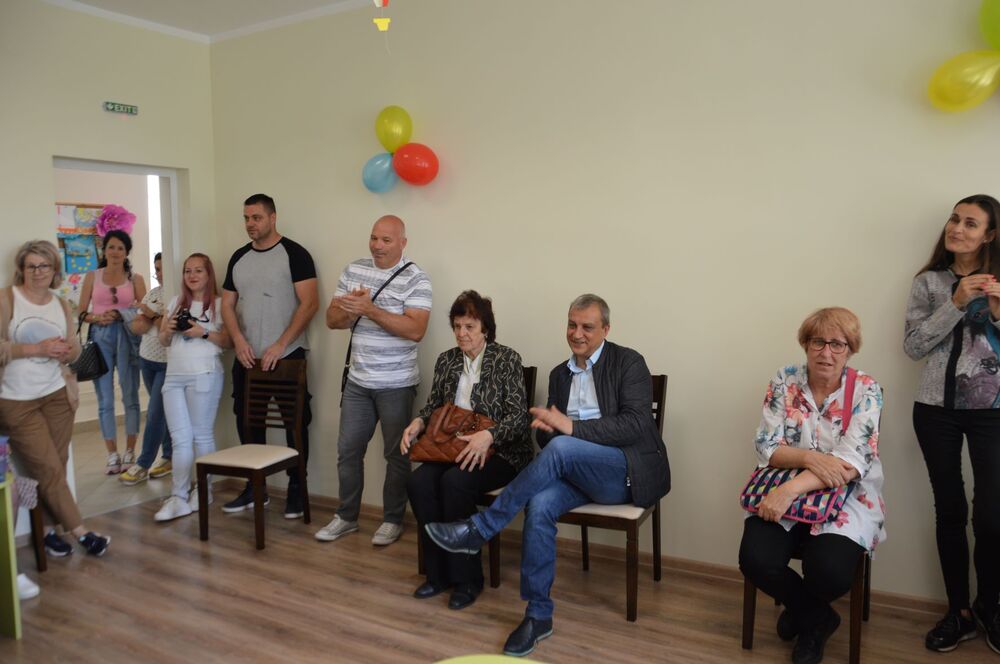 Кметът Илко Стоянов посети „Творческа работилничка“  по повод 24 май, организирана от потребители и ръководители в Дневни центрове