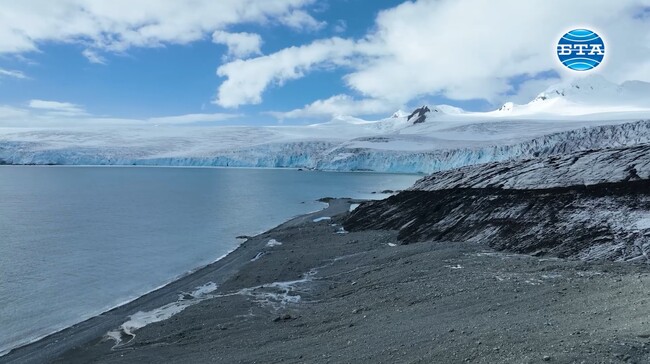 Българи ще картографират морското дъно около антарктическия остров Смит