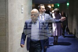 Парламент - кулоари