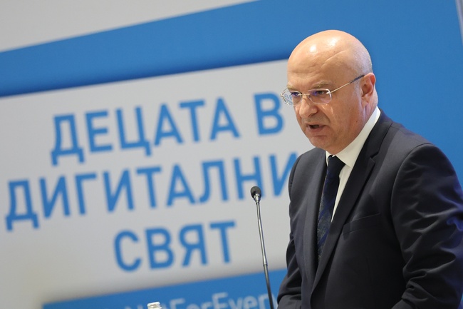 Заместник-министърът на вътрешните работи Стоян Темелакиев: За МВР защитата на децата, включително в интернет, е основен приоритет
