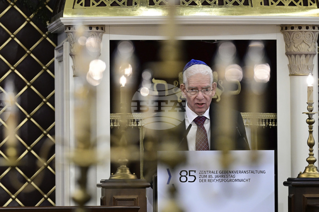 Централният съвет на евреите в Германия остро разкритикува решението на германското правителство да спре износа на военна техника за Израел