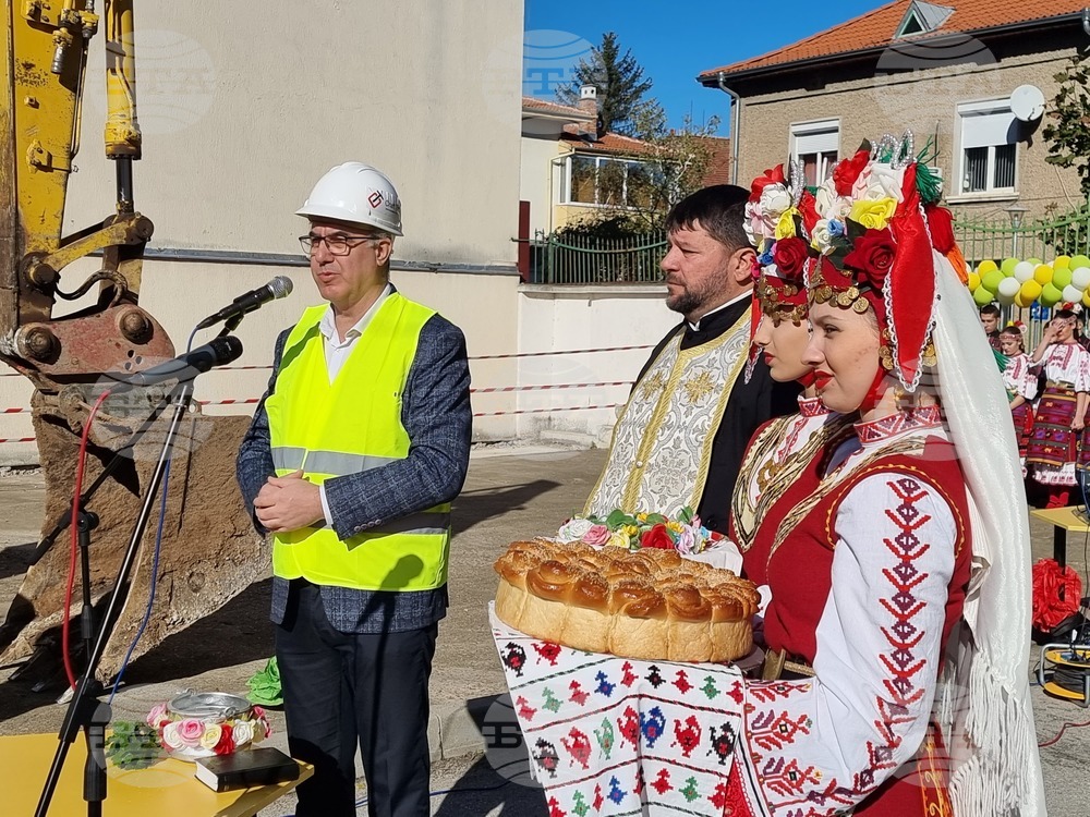 Плевен НУИ "Панайот Пипков" - първа копка