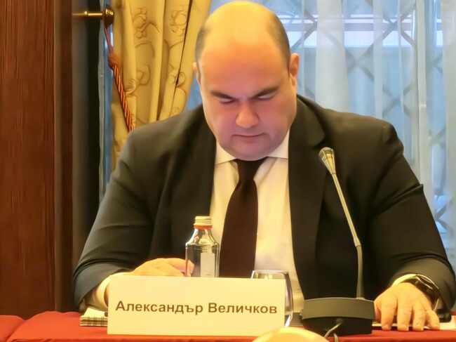"Лукойл Нефтохим Бургас" се готви за отпадането на дерогацията, но не може да се избегне краткосрочният шок при доставките, каза Александър Величков от компанията