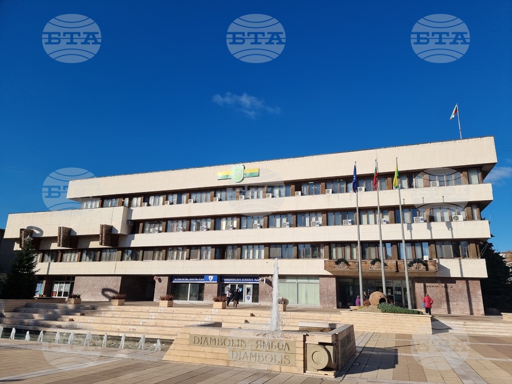 Бюджетна актуализация, именуване на нов жилищен комплекс и преобразуване на училище са сред темите на Общински съвет – Ямбол днес