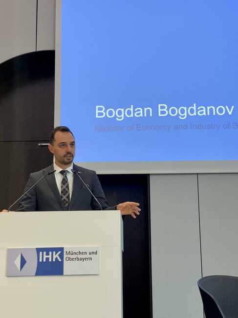 Министър Богданов: Над 940 баварски фирми развиват производствена и търговска дейност в България