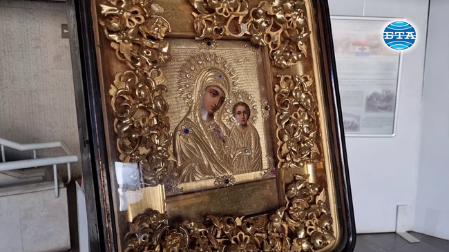 Златовезана икона, подарена от майката на ген. Леонов, е част от изложба на РИМ-Враца