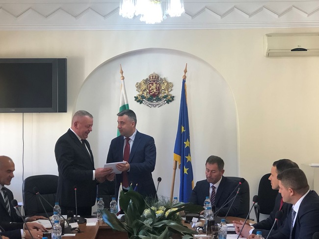 Областна администрация Смолян: Новоизбраните кметове на общини, кметове на кметства и общински съветници в Баните, Борино, Девин, Доспат, Мадан, Неделино и Рудозем положиха клетва и встъпиха в длъжност