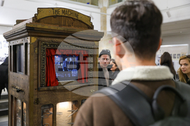 НАТФИЗ "Кръстьо Сарафов" - фотографии на Апостол Карамитев