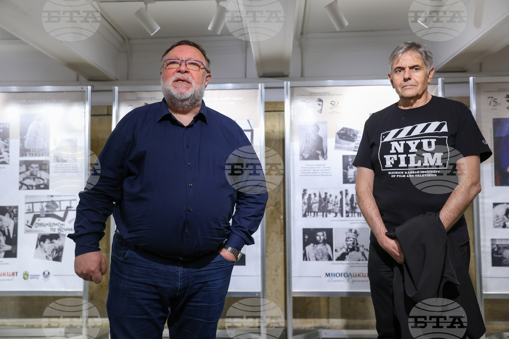 НАТФИЗ "Кръстьо Сарафов" - фотографии на Апостол Карамитев