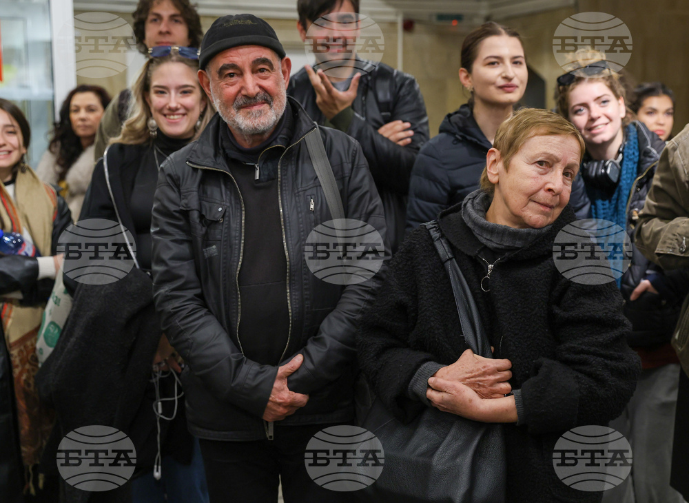 НАТФИЗ "Кръстьо Сарафов" - фотографии на Апостол Карамитев