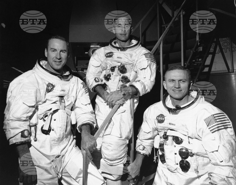 Командирът на мисията "Аполо 13" Джим Ловъл почина на 97-годишна възраст, съобщи НАСА