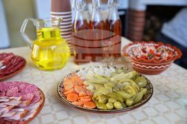 Бургас - „С перо и лист хартия край казана за ракия" - демонстрация