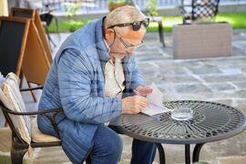 Бургас - „С перо и лист хартия край казана за ракия" - демонстрация