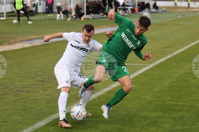 Тони Тасев пропуска мача на Славия срещу ЦСКА 1948 от Първа лига в понеделник