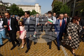 24 май - шествие