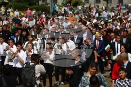 24 май - шествие