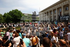 24 май - Св. св. Кирил и Методий - паметник - венци и цветя