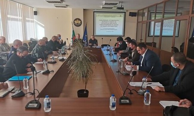Взаимодействието в защитата при бедствия обсъдиха зам.-кметове от област Кърджали и пожарните служби в региона