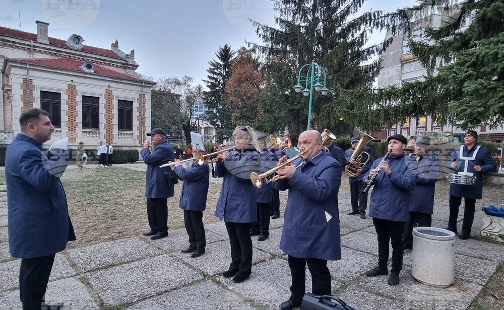 Шумен - Добри Войников - годишнина - факелно шествие
