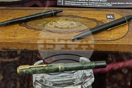 Румъния - изложба - писалки