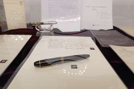 Румъния - изложба - писалки