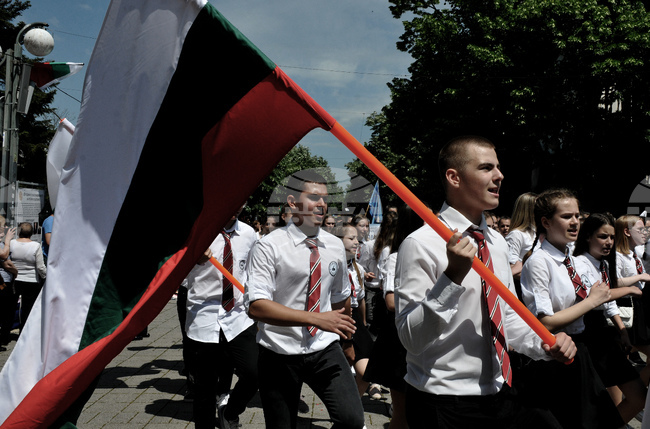 Бургас - 24 май - празнично шествие