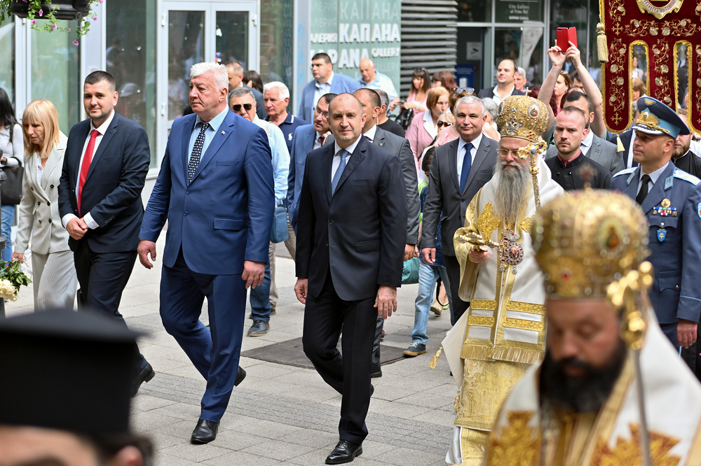 Държавният глава: Да тачим историята и традициите си и да не забравяме, че пътят напред проправяме ние