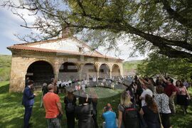 Сърбия - Илияна Йотова - 24 май - църква