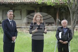 Сърбия - Илияна Йотова - 24 май - църква