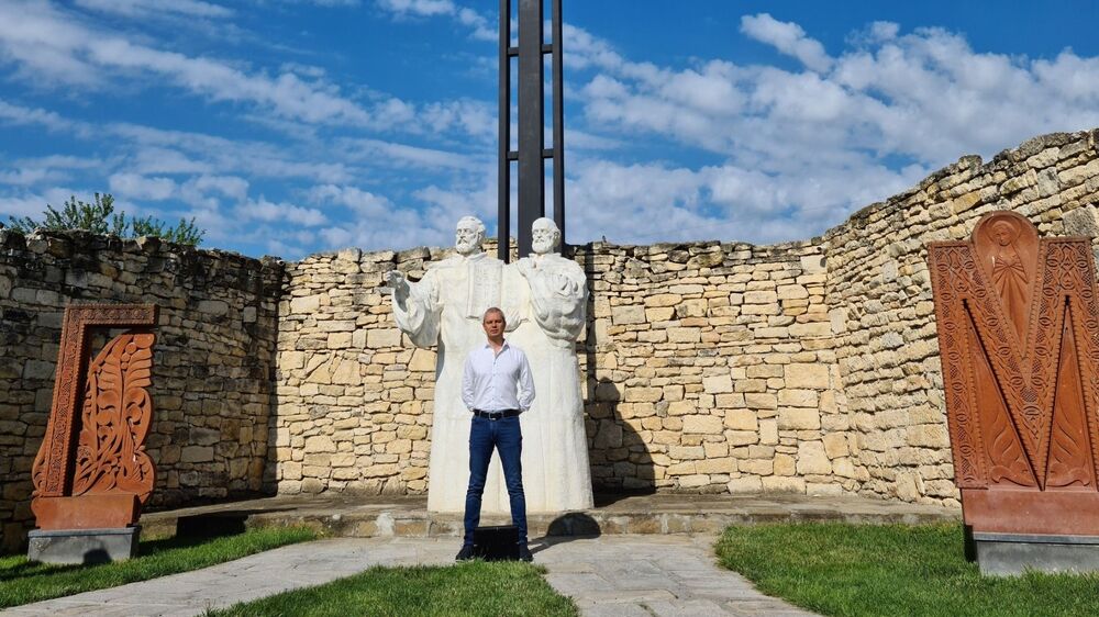 Д-р Костадинов – председателят на ПГ на „Възраждане“ поздрави всички българи за 24-ти май.