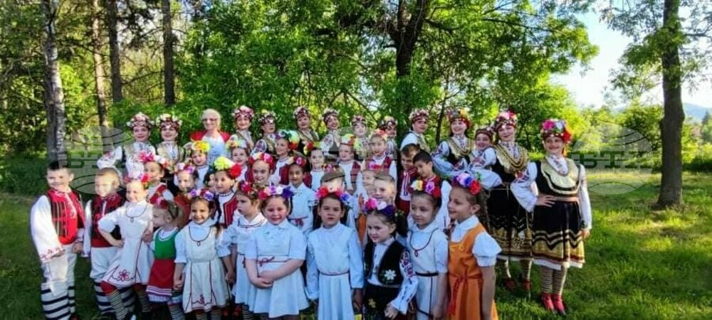 Възпитаници на детската фолклорна школа „Търговище“ спечелиха призови места на фестивал в Израел