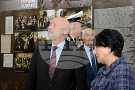 Варна - „Враг/Приятел“ - изложба