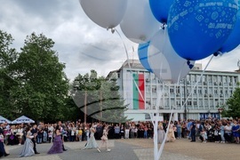 Търговище - дефиле - абитуриенти