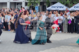 Търговище - дефиле - абитуриенти