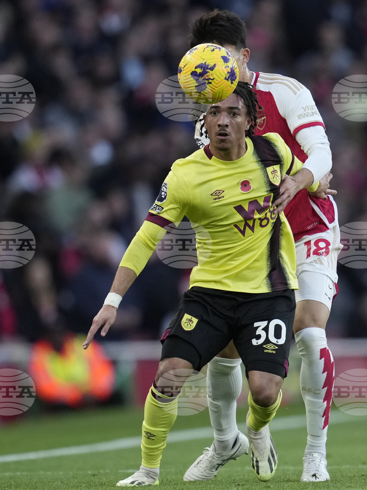 ФК Париж привлече под наем нападателя на Бърнли Люка Колеошо