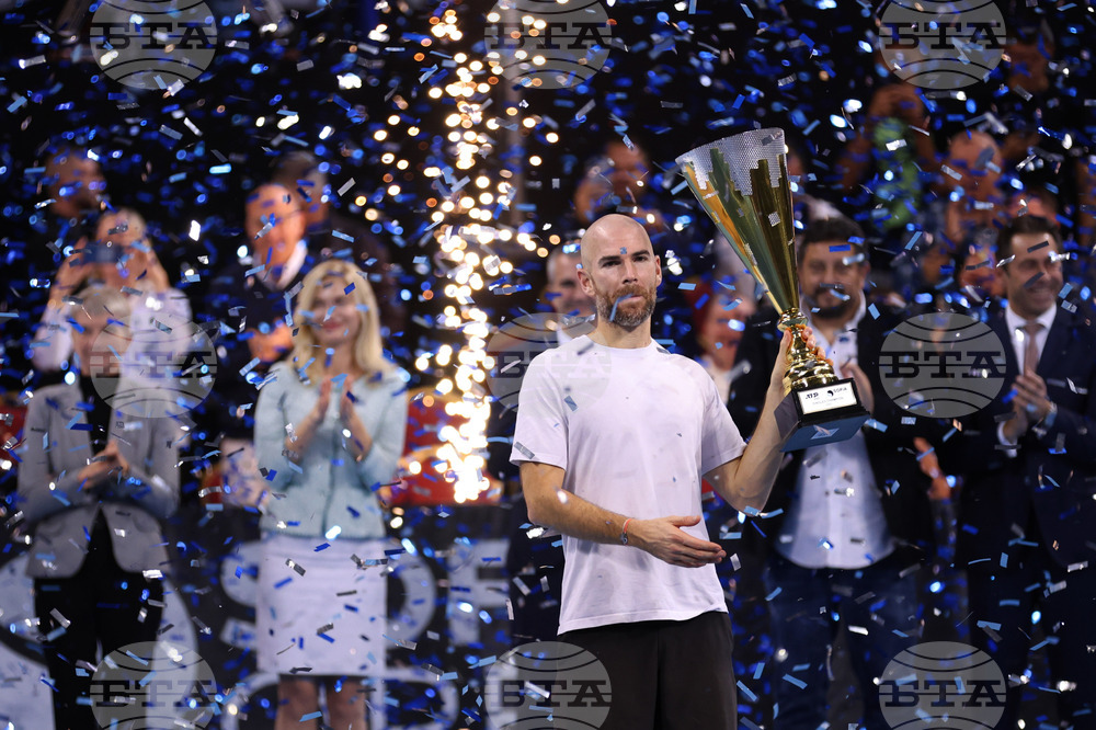 Тенис - Sofia Open 2023 - финал - Адриан Манарино - церемония - награждаване