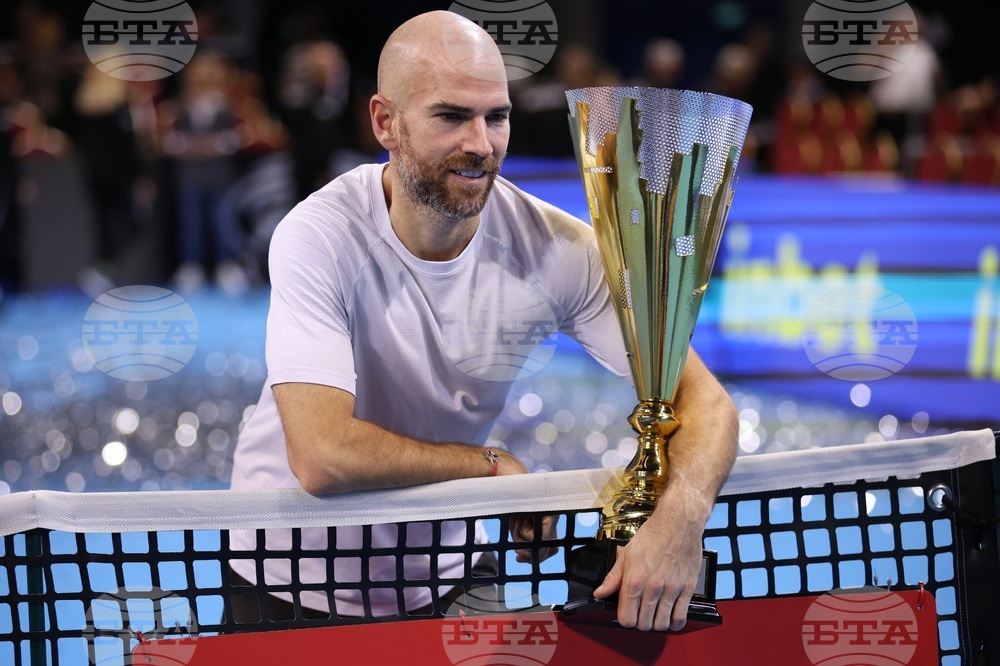 Тенис - Sofia Open 2023 - финал - Адриан Манарино - церемония - награждаване