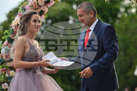 Исперих - абитуриенти - празник