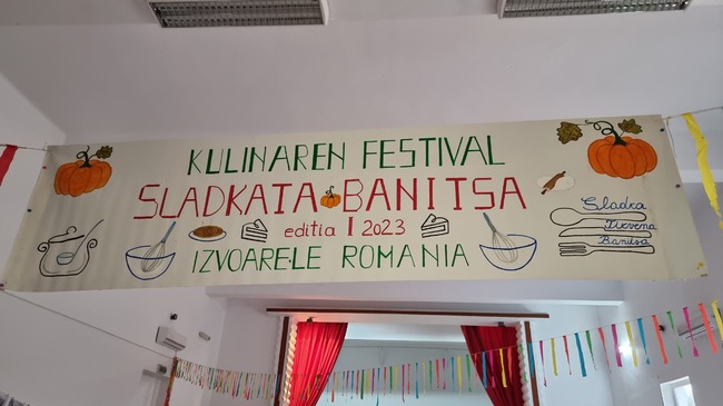 Кулинарен фестивал на сладката баница събра българи от различни краища на Румъния в село Извоареле