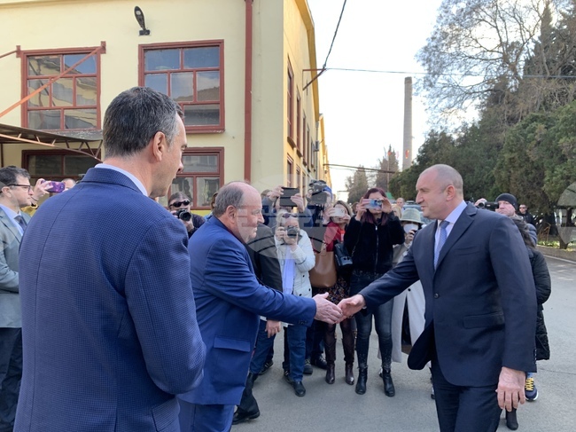 Доказано успешните предприятия трябва да бъдат подкрепяни, смята президентът Румен Радев