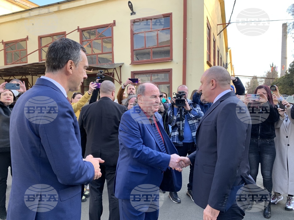 Най-голямото предизвикателство пред българската икономика е да овладеем кризата с енергоносителите, каза президентът Румен Радев