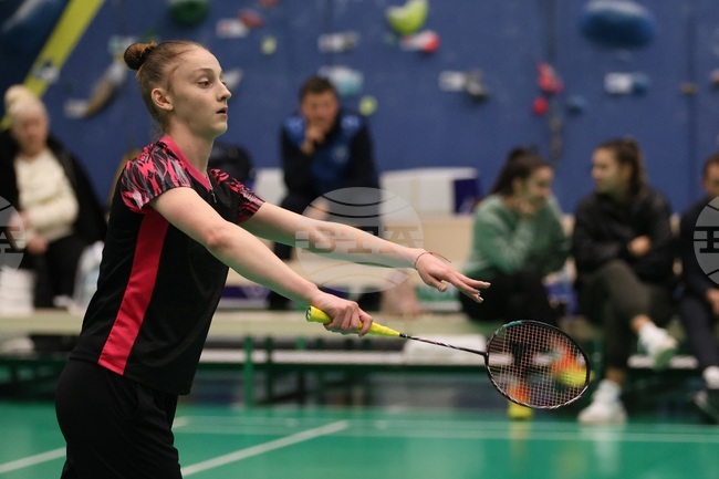 Калояна Налбантова достигна до четвъртфиналите на единично и на двойки на турнир по бадминтон в Дания