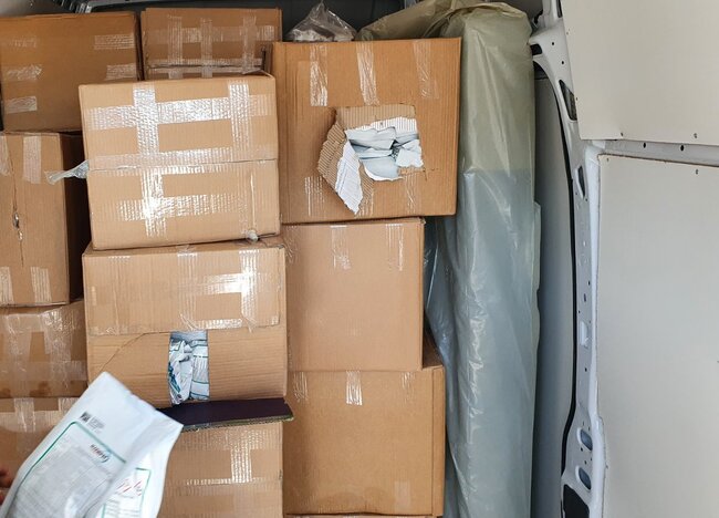 Над 1 тон контрабандни препарати за растителна защита задържаха митническите служители на МП Капитан Андреево