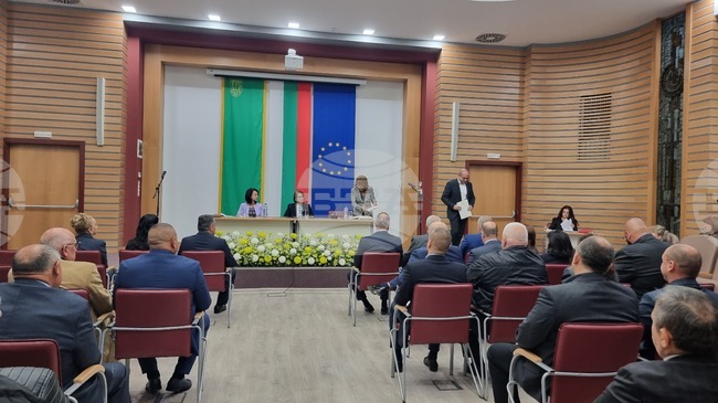 Кметът на Севлиево оттегли от дневния ред на Общинския съвет план–сметка за сметосъбирането и определяне размера на такса битови отпадъци 