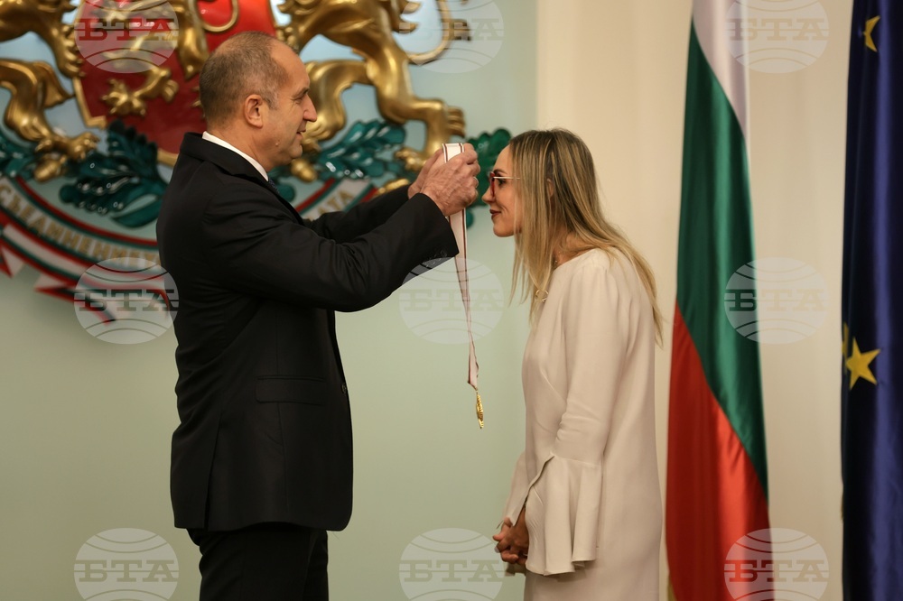 Румен Радев - Доника Ходжа - награждаване