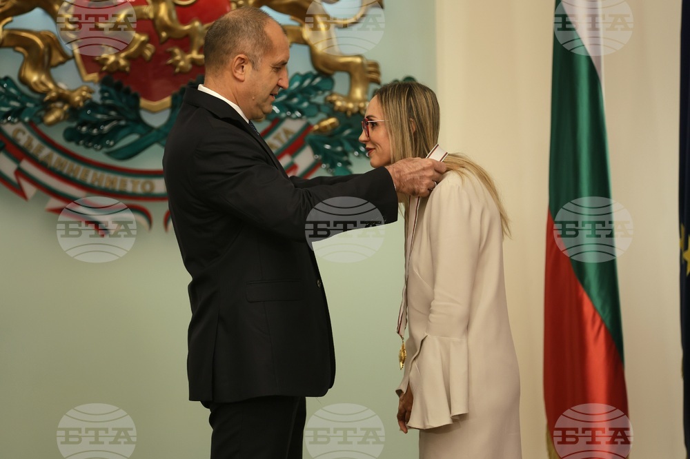 Румен Радев - Доника Ходжа - награждаване